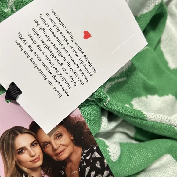 NEW| Women's Long Sleeve V-Neck Ginkgo Green Sweater Wrap Top - Picture 4 of 13